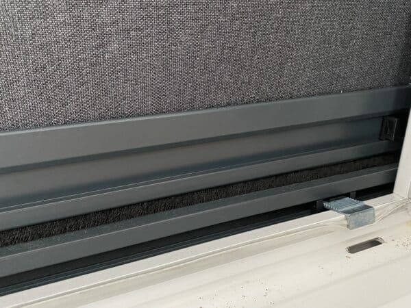 Borde de cepillo para cortinas enrollables exteriores de ClipnShade