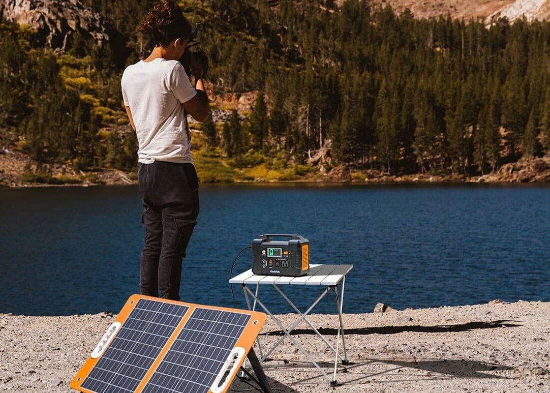 CLIP'N'CHARGE Powerstation mit Photovoltaik Panel